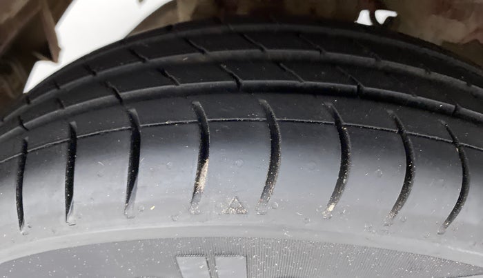 2011 Hyundai Eon ERA, Petrol, Manual, 41,230 km, Right Rear Tyre Tread