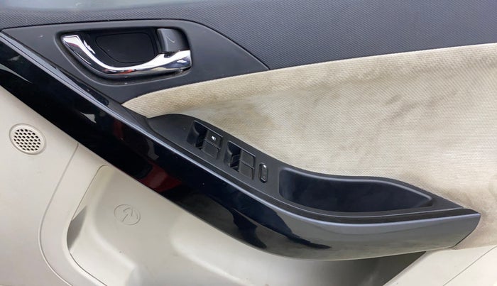 2021 Tata NEXON XZ PLUS (O) PETROL, Petrol, Manual, 1,04,667 km, Driver Side Door Panels Control