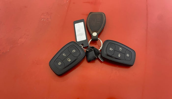 2021 Tata NEXON XZ PLUS (O) PETROL, Petrol, Manual, 1,04,667 km, Key Close Up