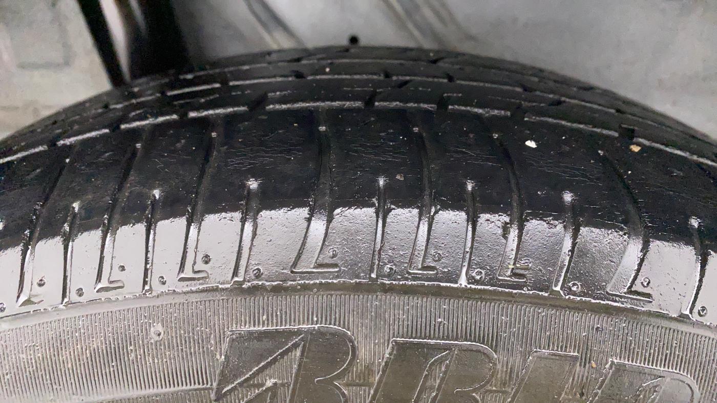 2019 Hyundai VENUE 1.0 TURBO GDI SX+ AT, Petrol, Automatic, 9,462 km, Right Rear Tyre Tread