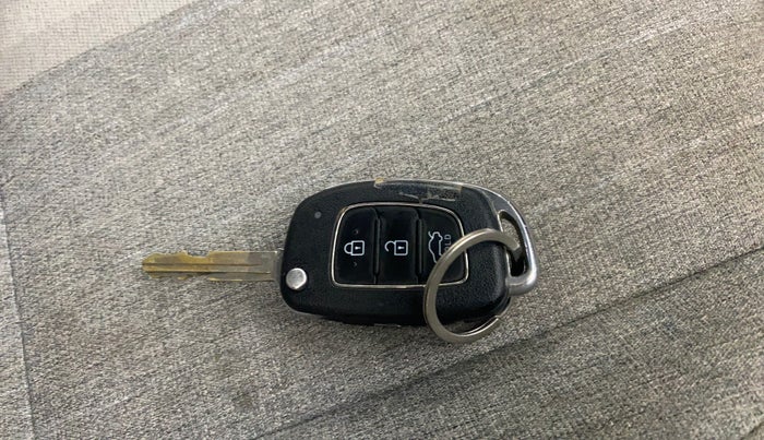 2022 Hyundai GRAND I10 NIOS SPORTZ AMT 1.2 KAPPA VTVT, Petrol, Automatic, 24,573 km, Key Close Up