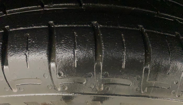 2022 Hyundai GRAND I10 NIOS SPORTZ AMT 1.2 KAPPA VTVT, Petrol, Automatic, 24,573 km, Right Front Tyre Tread