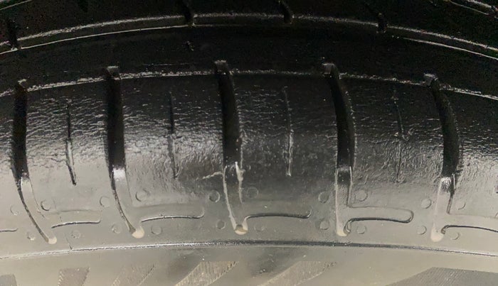 2022 Hyundai GRAND I10 NIOS SPORTZ AMT 1.2 KAPPA VTVT, Petrol, Automatic, 24,573 km, Left Front Tyre Tread