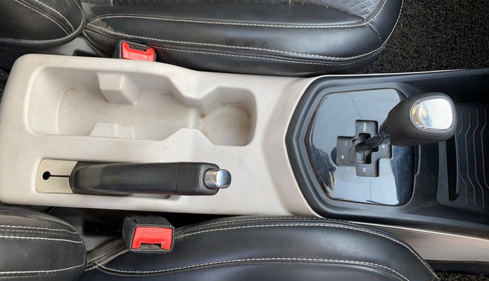 2023 Mahindra XUV300 W6 1.2 PETROL AMT, Petrol, Automatic, 43,246 km, Gear Lever