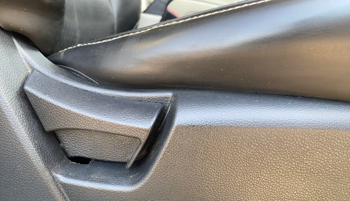 2023 Mahindra XUV300 W6 1.2 PETROL AMT, Petrol, Automatic, 43,246 km, Driver Side Adjustment Panel