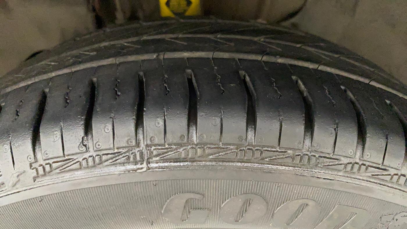 2017 Tata Tiago XZ PETROL, Petrol, Manual, 78,050 km, Left Front Tyre Tread