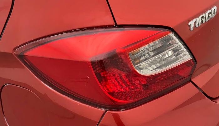 2017 Tata Tiago XZ PETROL, Petrol, Manual, 78,050 km, Left tail light - Minor damage