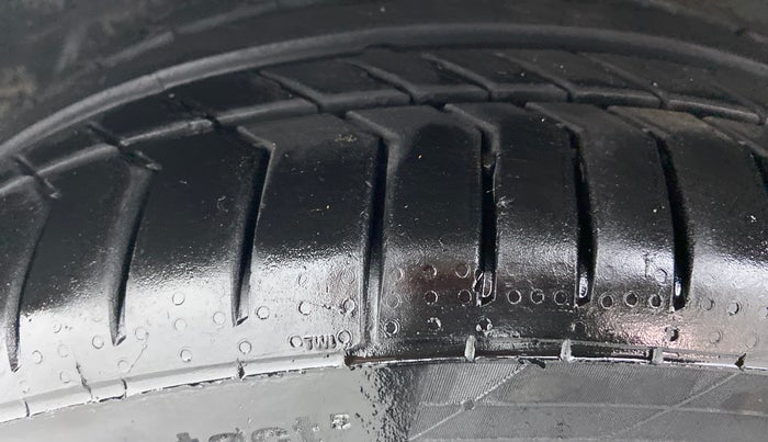 2015 Mercedes Benz CLA Class CLA 200 CDI SPORT, Diesel, Automatic, 1,09,682 km, Left Front Tyre Tread