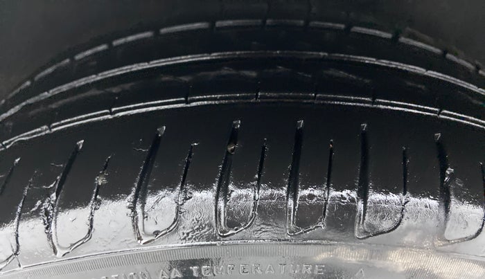 2015 Mercedes Benz CLA Class CLA 200 CDI SPORT, Diesel, Automatic, 1,09,682 km, Left Rear Tyre Tread