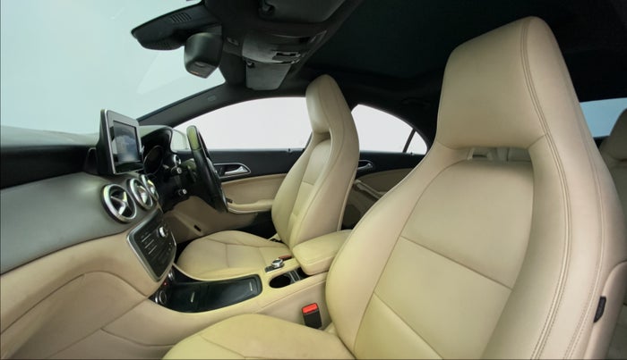 2015 Mercedes Benz CLA Class CLA 200 CDI SPORT, Diesel, Automatic, 1,09,682 km, Right Side Front Door Cabin