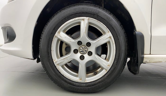 2014 Volkswagen Vento HIGHLINE PETROL, Petrol, Manual, 83,510 km, Left Front Wheel