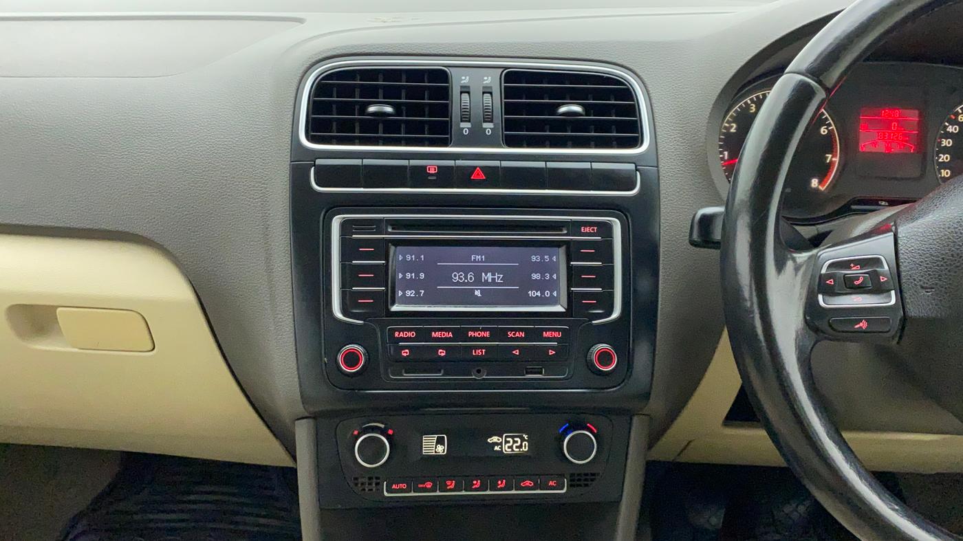 2014 Volkswagen Vento HIGHLINE PETROL, Petrol, Manual, 83,510 km, Air Conditioner