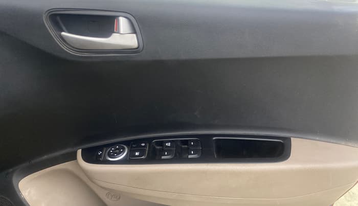 2015 Hyundai Grand i10 SPORTZ 1.2 KAPPA VTVT, Petrol, Manual, 74,104 km, Driver Side Door Panels Control