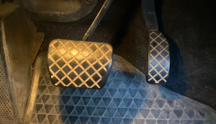 2017 Skoda Rapid STYLE 1.6 MPI AT, Petrol, Automatic, 54,614 km, Pedals