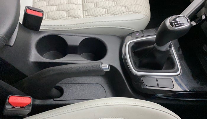 2022 KIA SELTOS HTX PETROL 1.5, Petrol, Manual, 8,073 km, Gear Lever