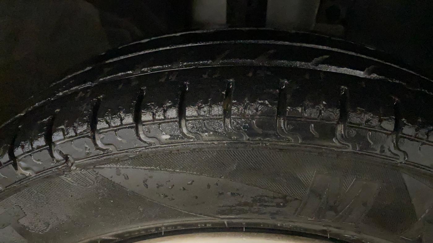 2016 Renault Kwid RXL, Petrol, Manual, 39,807 km, Right Front Tyre Tread