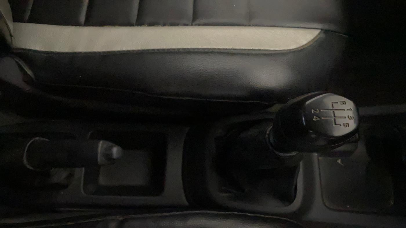 2016 Renault Kwid RXL, Petrol, Manual, 39,807 km, Gear Lever