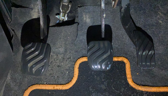 2016 Renault Kwid RXL, Petrol, Manual, 39,807 km, Pedals