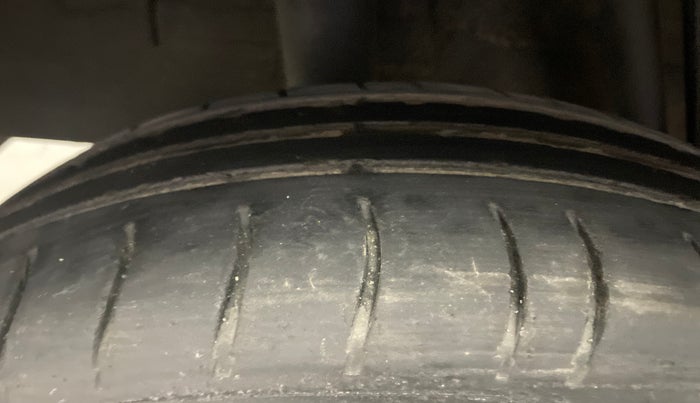 2018 Renault Kwid RXL 1.0, Petrol, Manual, 83,490 km, Right Rear Tyre Tread