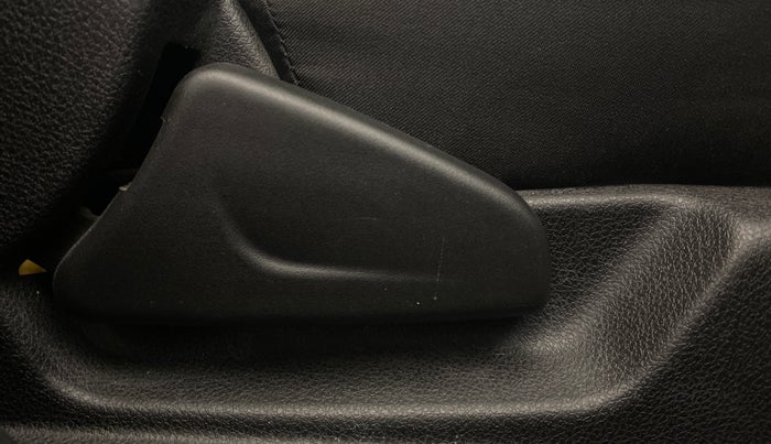 2018 Renault Kwid RXL 1.0, Petrol, Manual, 83,490 km, Driver Side Adjustment Panel