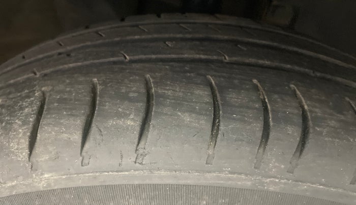 2018 Renault Kwid RXL 1.0, Petrol, Manual, 83,490 km, Right Front Tyre Tread