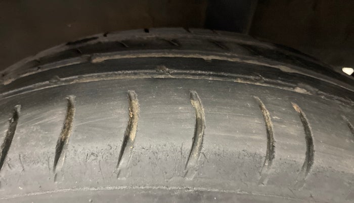 2018 Renault Kwid RXL 1.0, Petrol, Manual, 83,490 km, Left Rear Tyre Tread