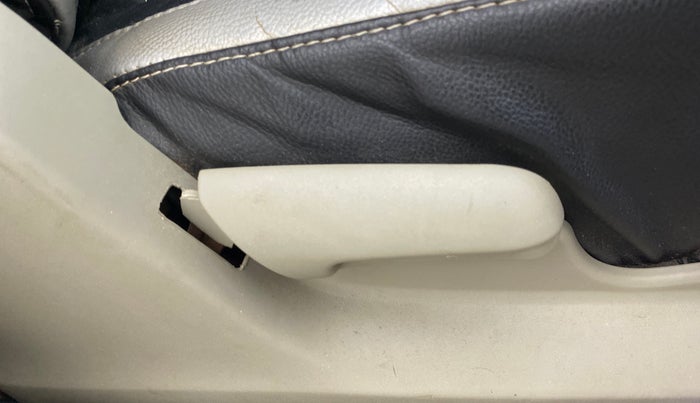 2016 Maruti Celerio VXI, Petrol, Manual, 62,165 km, Driver Side Adjustment Panel