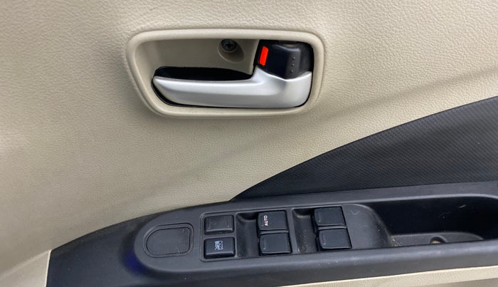 2016 Maruti Celerio VXI, Petrol, Manual, 62,165 km, Driver Side Door Panels Control