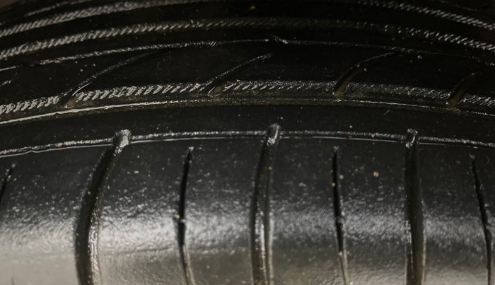 2016 Maruti Celerio VXI, Petrol, Manual, 62,165 km, Left Front Tyre Tread