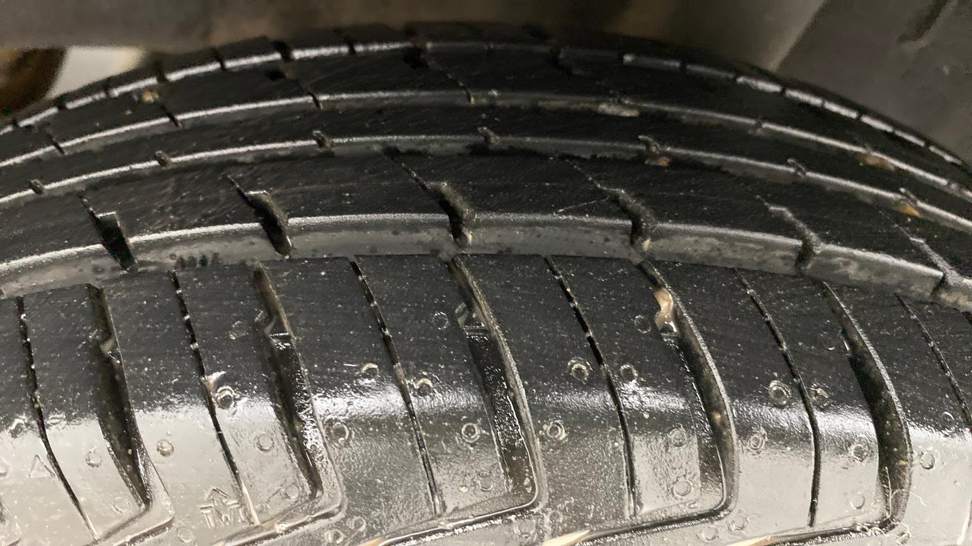 2018 Renault Kwid RXL, Petrol, Manual, 9,696 km, Left Rear Tyre Tread