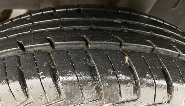 2018 Renault Kwid RXL, Petrol, Manual, 9,696 km, Left Rear Tyre Tread