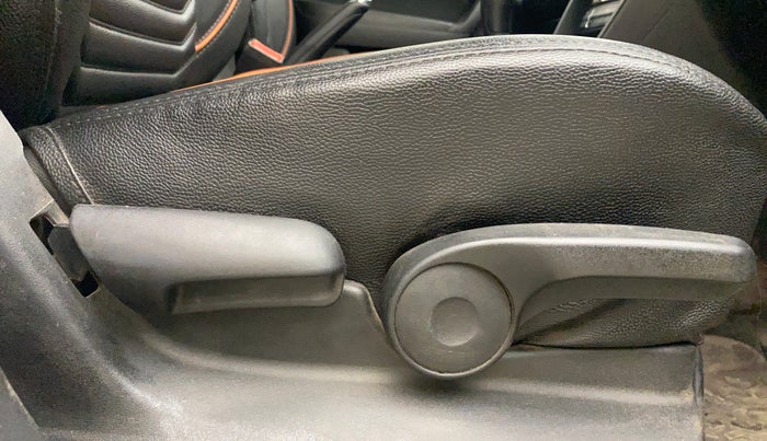 2020 Maruti Vitara Brezza ZXI PLUS, Petrol, Manual, 1,27,630 km, Driver Side Adjustment Panel