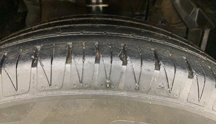 2020 Maruti Vitara Brezza ZXI PLUS, Petrol, Manual, 1,27,630 km, Right Front Tyre Tread