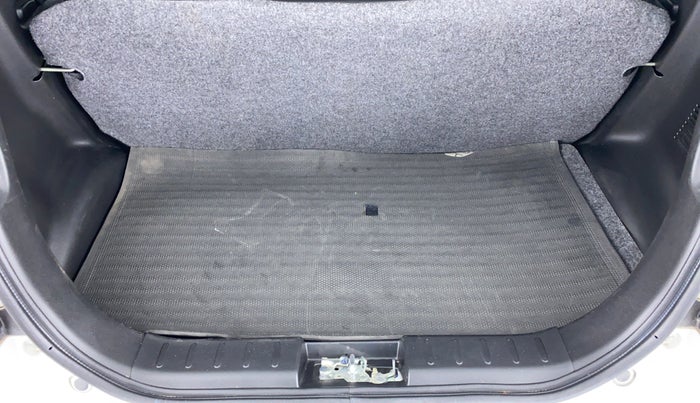 2021 Maruti Alto LXI OPT, Petrol, Manual, 2,290 km, Boot Inside