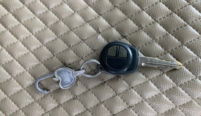 2017 Maruti Swift Dzire VXI (O), Petrol, Manual, 61,200 km, Key Close Up