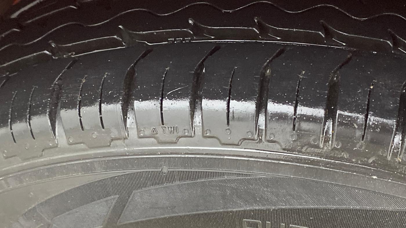 2015 Ford Ecosport TREND+ 1.0L ECOBOOST, Petrol, Manual, 53,703 km, Left Rear Tyre Tread