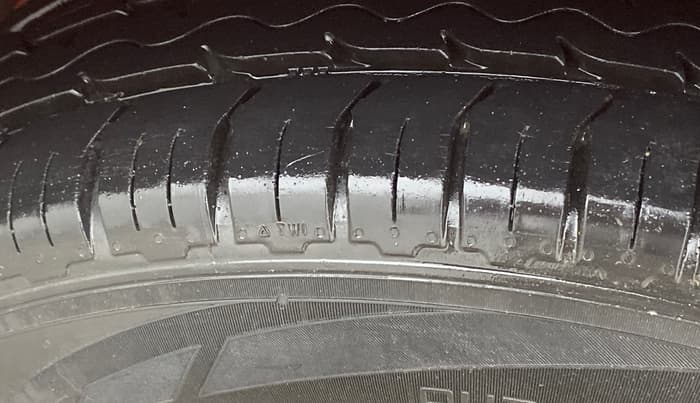2015 Ford Ecosport TREND+ 1.0L ECOBOOST, Petrol, Manual, 53,703 km, Left Rear Tyre Tread