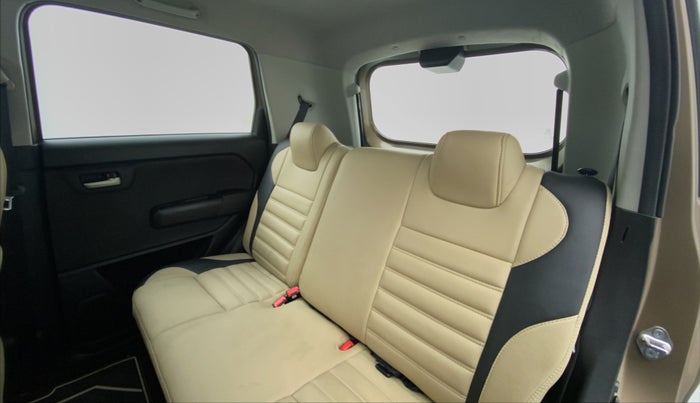 2019 Maruti New Wagon-R VXI 1.2L, Petrol, Manual, 38,411 km, Right Side Door Cabin View