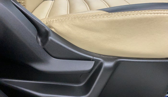 2019 Maruti New Wagon-R VXI 1.2L, Petrol, Manual, 38,411 km, Driver Side Adjustment Panel