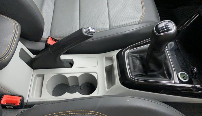 2021 Skoda KUSHAQ STYLE 1.5 TSI MT, Petrol, Manual, 7,348 km, Gear Lever