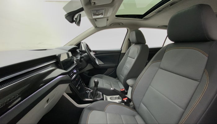 2021 Skoda KUSHAQ STYLE 1.5 TSI MT, Petrol, Manual, 7,348 km, Right Side Front Door Cabin