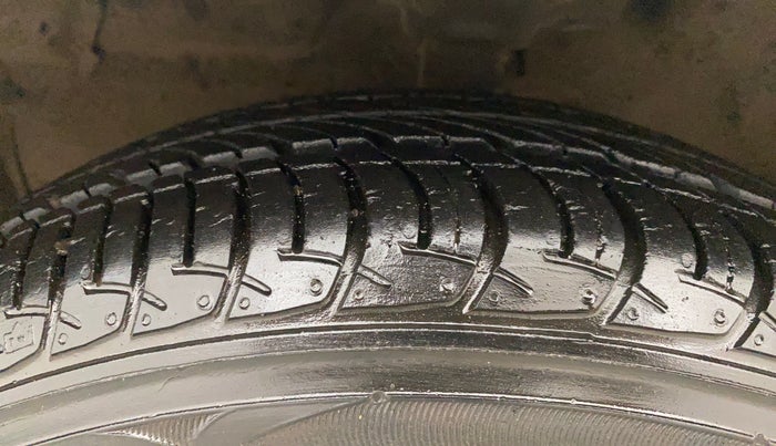 2016 Maruti Celerio ZXI AMT, Petrol, Automatic, 18,942 km, Left Front Tyre Tread