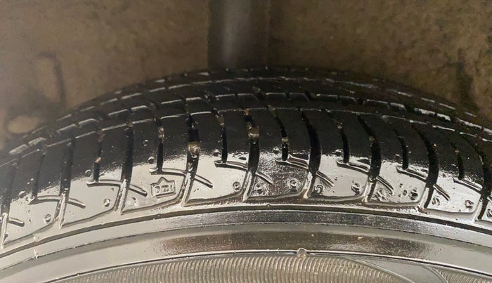 2016 Maruti Celerio ZXI AMT, Petrol, Automatic, 18,942 km, Right Rear Tyre Tread