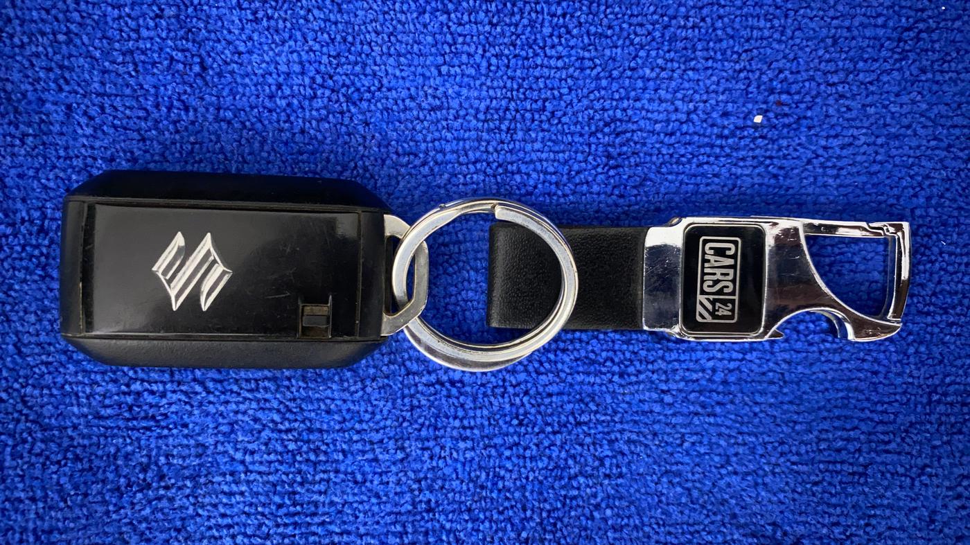 2019 Maruti Baleno ZETA PETROL 1.2, Petrol, Manual, 65,631 km, Key Close Up
