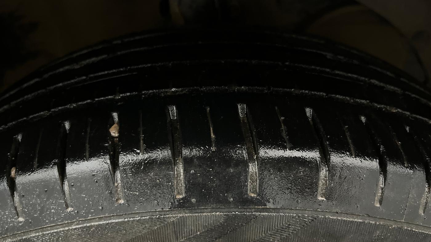 2019 Maruti Baleno ZETA PETROL 1.2, Petrol, Manual, 23,348 km, Right Front Tyre Tread