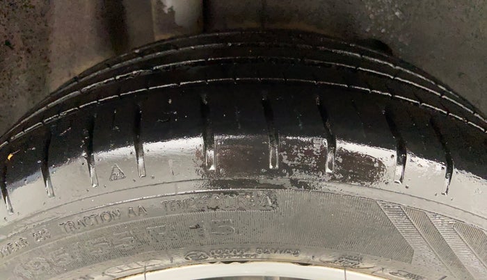 2017 Ford Figo Aspire 1.2 TITANIUM PETROL, Petrol, Manual, 14,932 km, Right Rear Tyre Tread