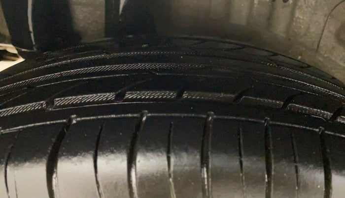 2013 Chevrolet Beat LT PETROL, Petrol, Manual, 68,685 km, Right Rear Tyre Tread