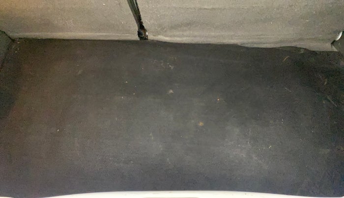 2013 Chevrolet Beat LT PETROL, Petrol, Manual, 68,685 km, Boot Inside