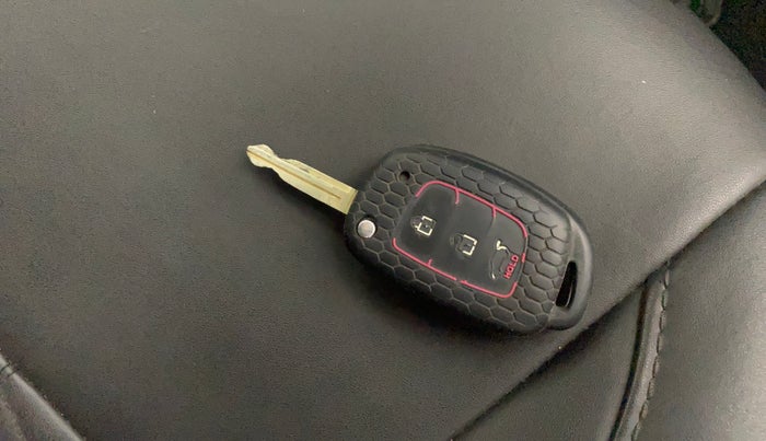 2022 Hyundai VENUE SX 1.5 CRDI, Diesel, Manual, 78,205 km, Key Close Up