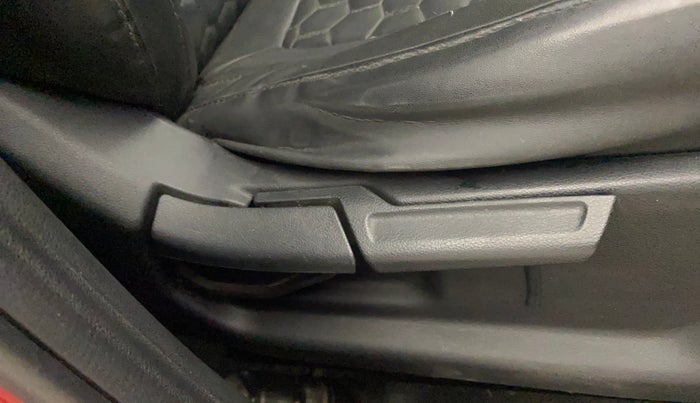 2022 Hyundai VENUE SX 1.5 CRDI, Diesel, Manual, 78,205 km, Driver Side Adjustment Panel